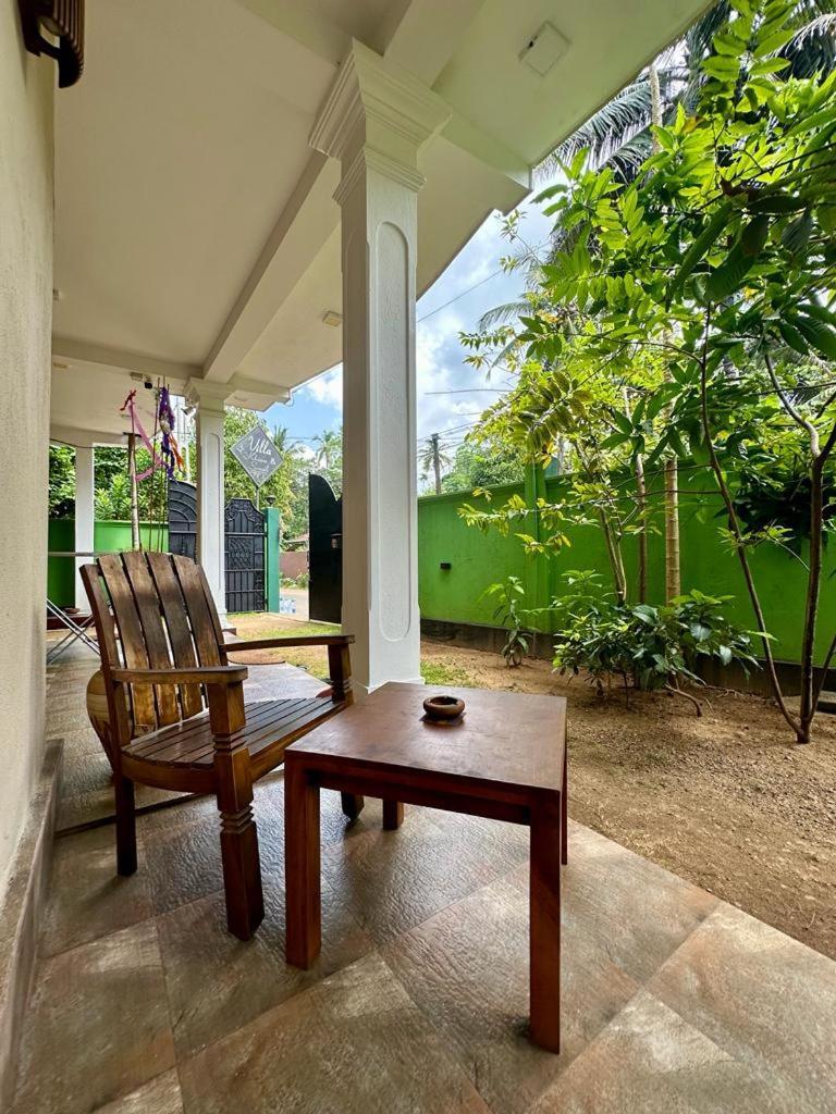 Siyon Yula - Guest House Hikkaduwa Værelse billede