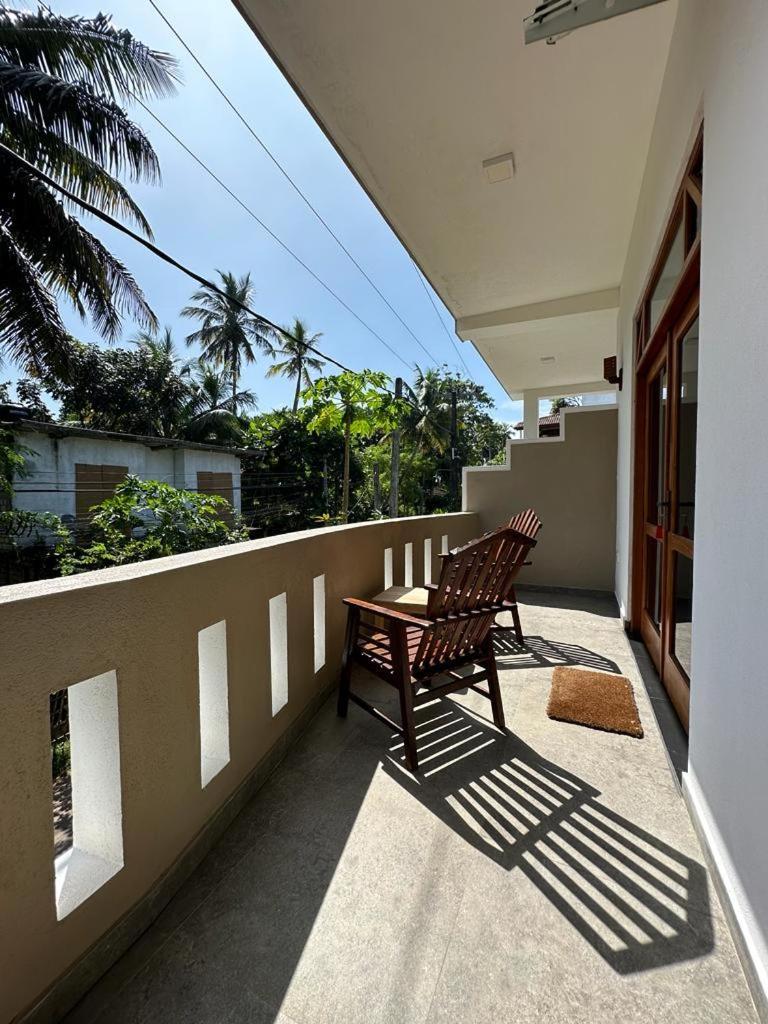 Siyon Yula - Guest House Hikkaduwa Værelse billede